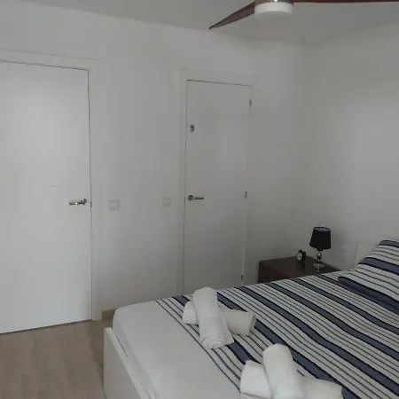Luxury Accommodation, Next To & Train Station شقة كاليليا