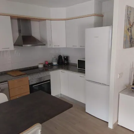 Luxury Accommodation, Next To & Train Station Калелья