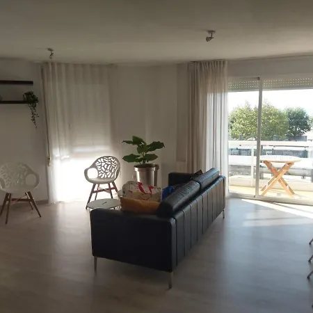 Apartment Luxury Accommodation, Next To & Train Station Calella
