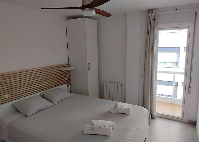 Luxury Accommodation, Next To & Train Station * Calella